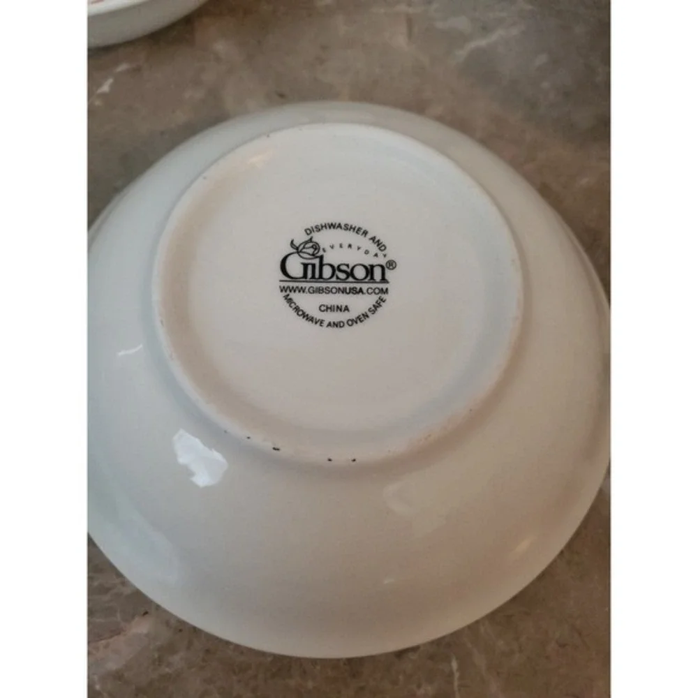 SET OF 4 GIBSON FESTIVE TRADITIONS‎ CHRISTMAS SALAD CEREAL SOUP BOWLS 6 1/4